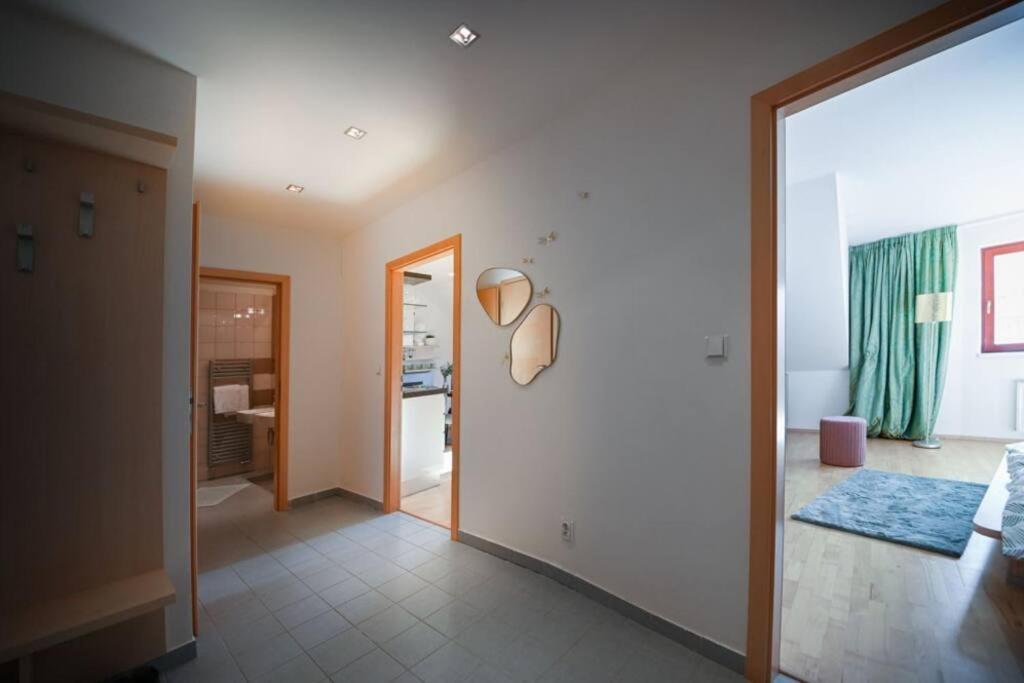 Apartment V Centru Deni